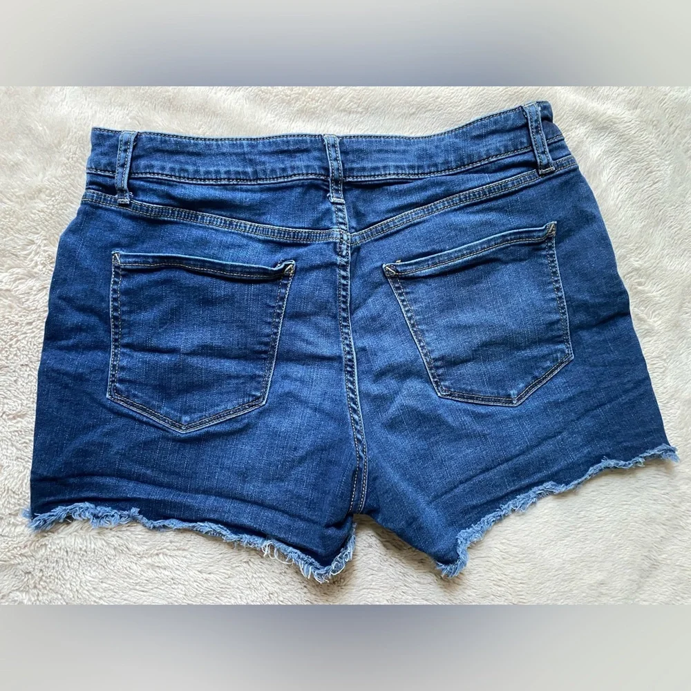 A.N.A Midrise Denim shorts - Picture 4 of 5